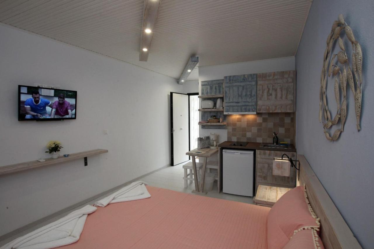 Bella Vista Aparthotel Batsi  Ngoại thất bức ảnh
